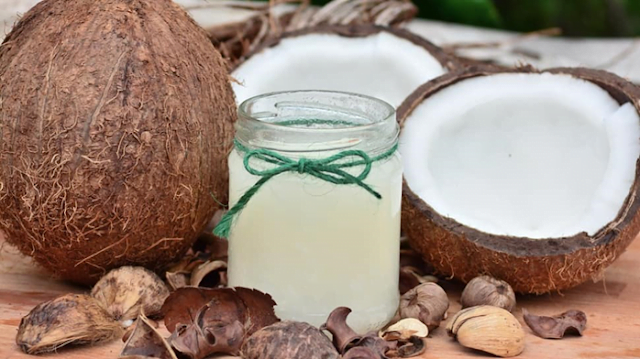 Exploring the Wonders: The Many Benefits of Coconut Oil for Hair!
