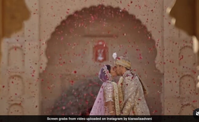 <strong>Kiara Advani And Sidharth Malhotra's Wedding Video Gets Big Love From Stars</strong>