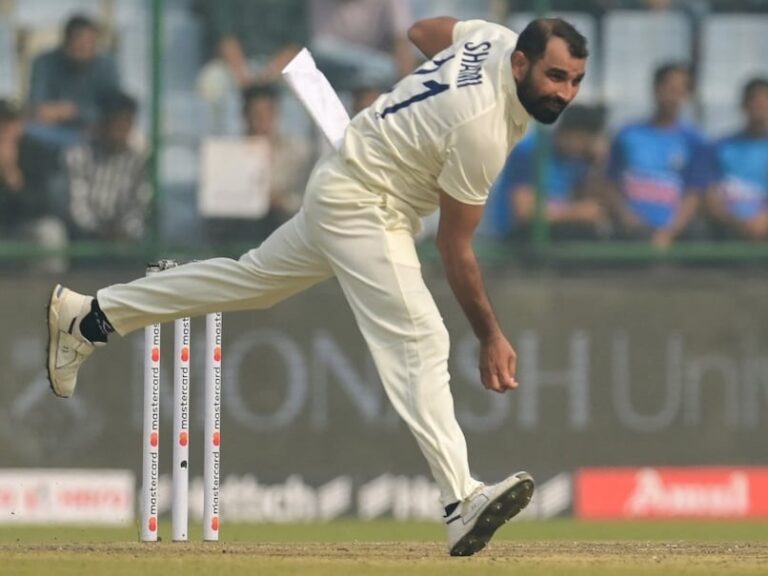 <strong>India vs Australia, 2nd Test: Mohammed Shami Stars As India Dominate On Opening Day Against Australia</strong>