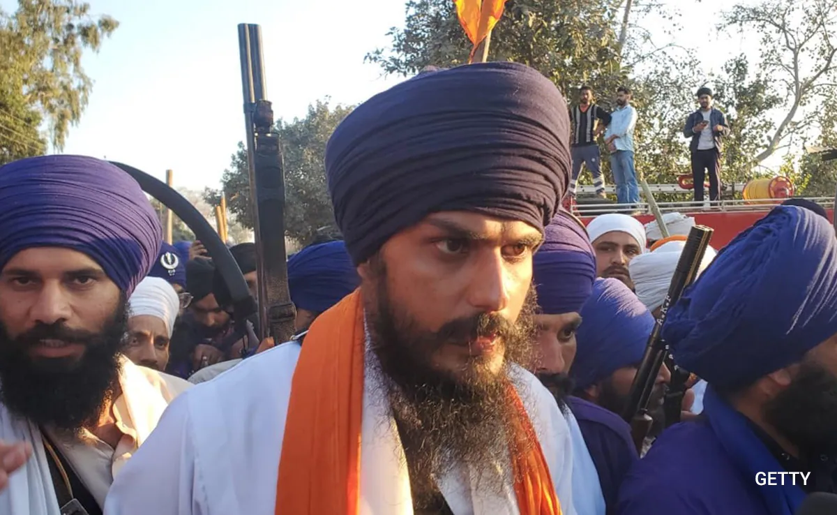 <strong>Massive Punjab Op To Catch Khalistani Leader Amritpal Singh, Last Seen Fleeing On Bike</strong>