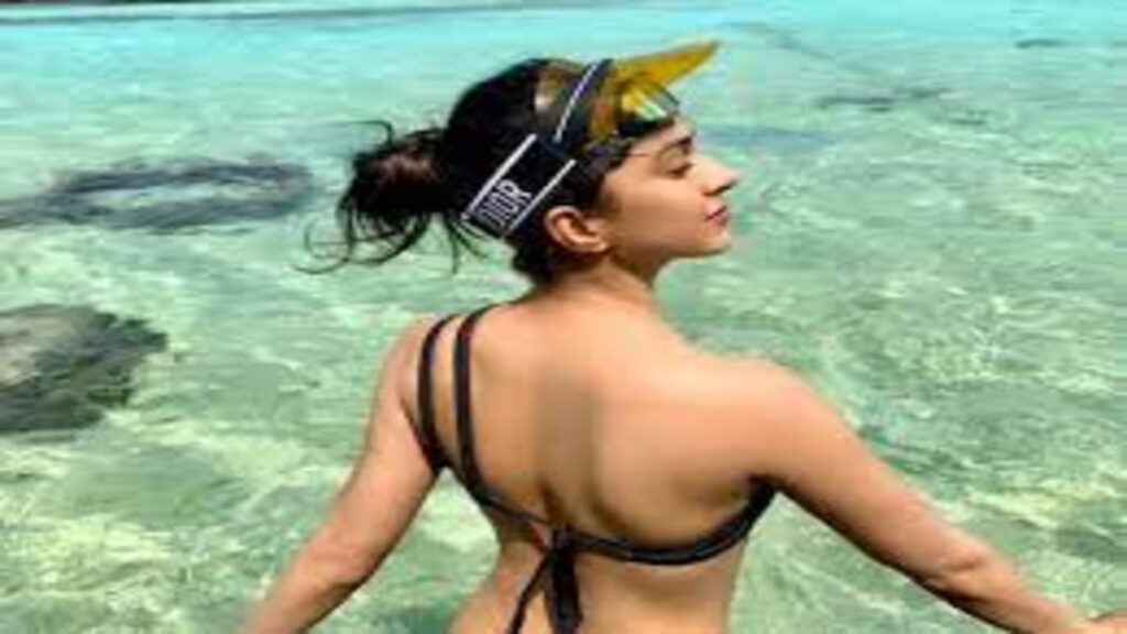 <strong>Kiara Advani's Day Out At The Beach</strong>