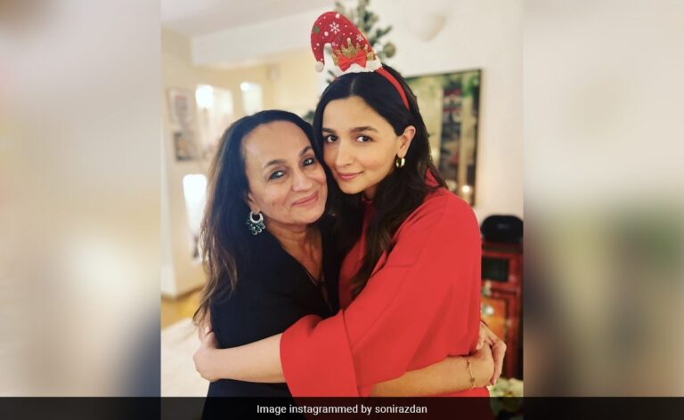 <strong>To "Little Twin" Alia Bhatt, With Love From Mom Soni Razdan. See Birthday Post</strong>