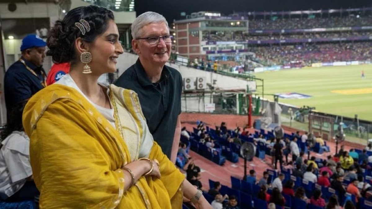 Apple CEO Tim Cook watches IPL match in Delhi with Sonam Kapoor, says it was 'an unforgettable evening'