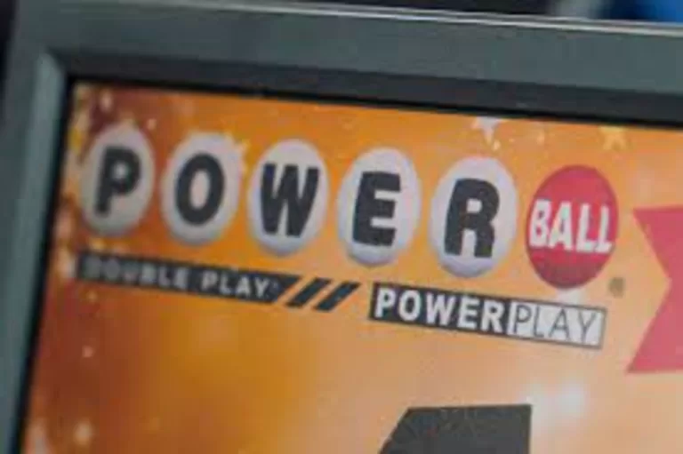 "Massive Powerball Jackpot Reaches $725 Million!"