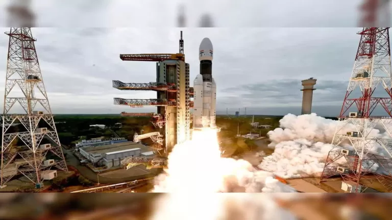  India's Chandrayaan-3 Mission: Aiming for the Moon's South Pole