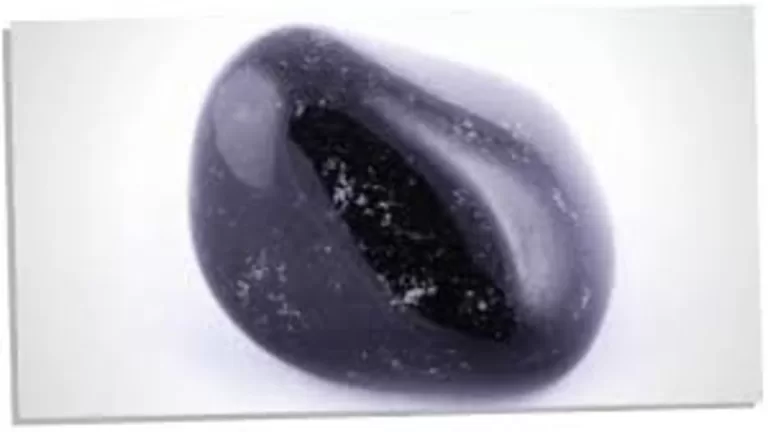 Unveiling the Mystique of Black Onyx: Symbolism & Power