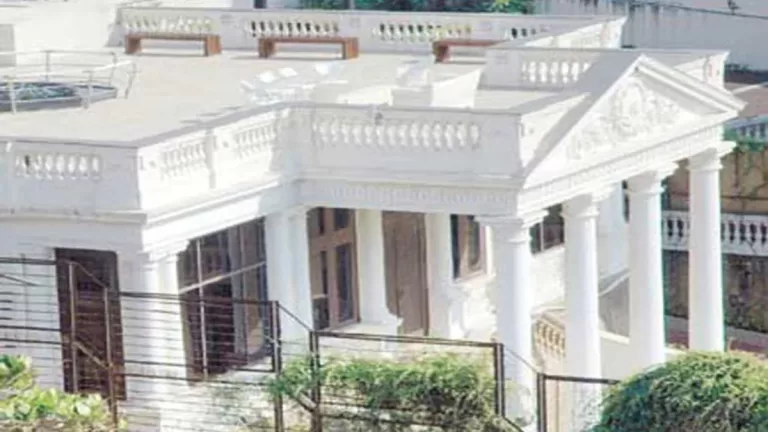 "The Enigmatic History Behind Shah Rukh Khan's Mannat Revealed"