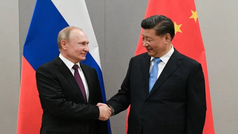 "Xi Jinping Welcomes Putin for China Summit Amid Global Tensions"