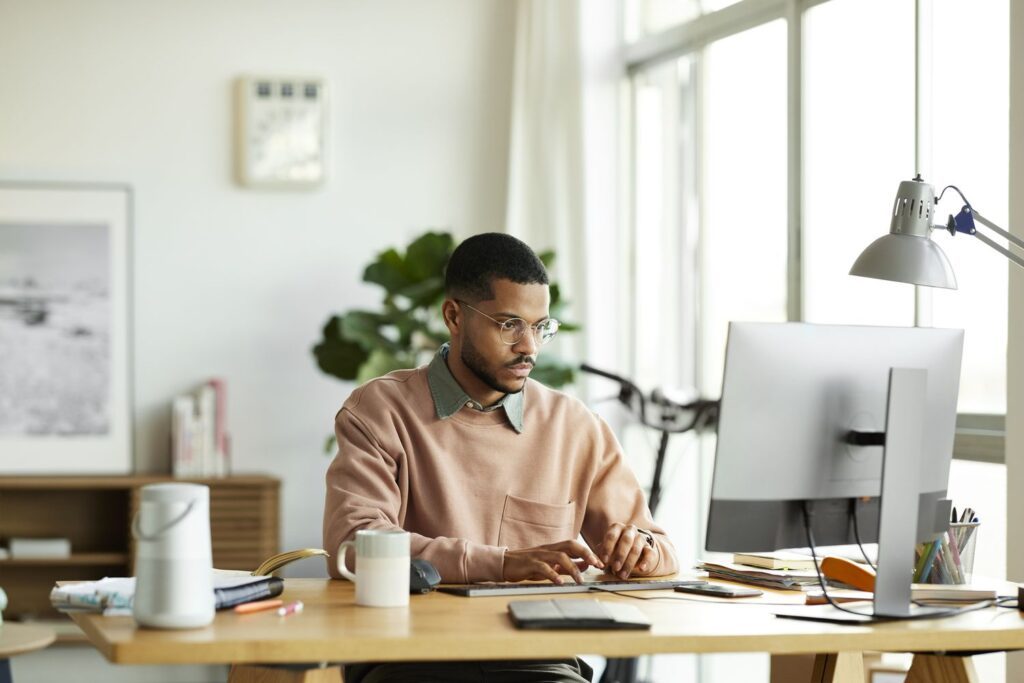 Balancing Act: How Sitting Job Impacts Health and Tips for House Sitting Jobs