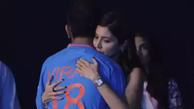 "Emotional Moments: Anushka Sharma's Support, Virat Kohli's Resilience, and PM Modi's Encouragement After India's World Cup Loss 🏏❤️