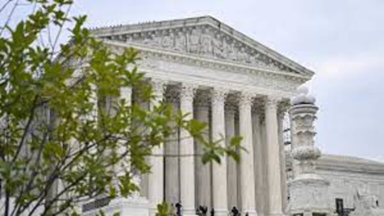 "Supreme Court Unveils New Ethics Code in Response to Democratic Pressure 🏛️🤝