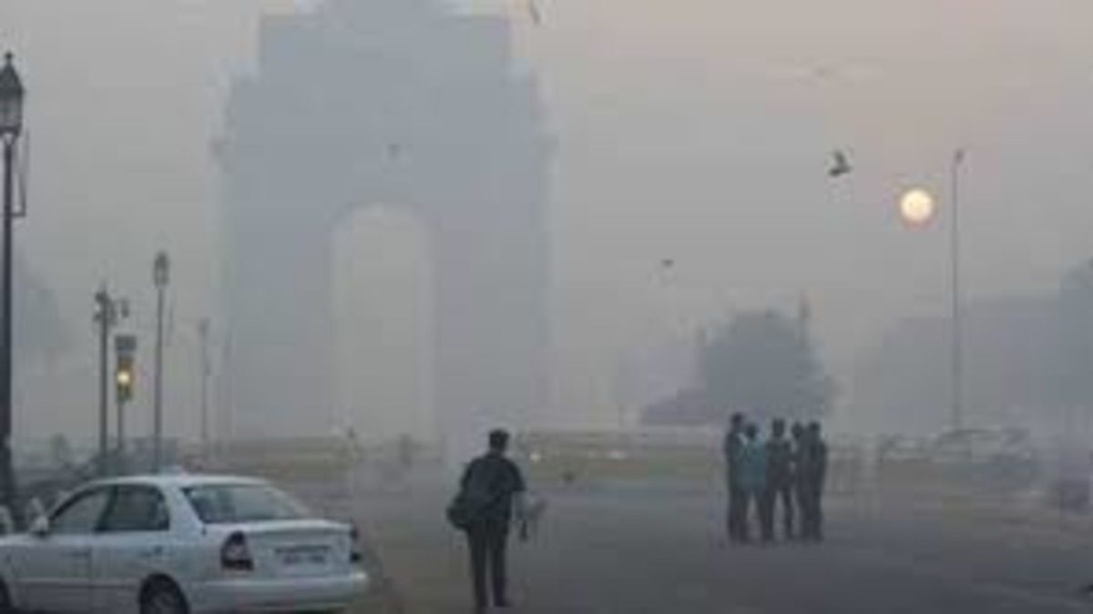 "Delhi Air Quality Plummets to 'Severe' Levels: Urgent Action Needed"