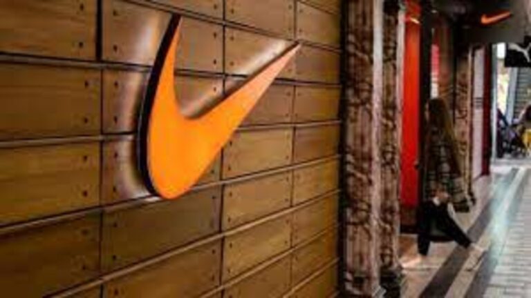 "Nike's Warning: Global Consumer Shift Sparks $2 Billion Cost Cut 🚨👟