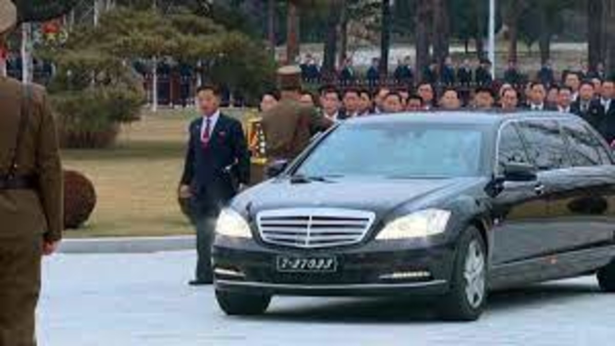 "Luxury Amid Sanctions: North Korean Elite's Extravagant Meeting Sparks Controversy"