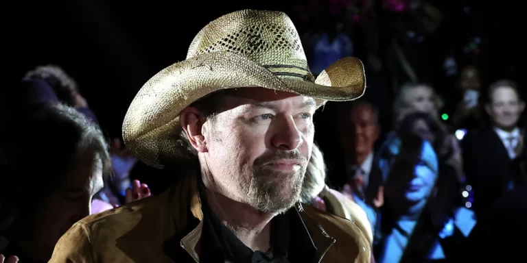 "Raising Awareness: Understanding Stomach Cancer and Its Signs Following Toby Keith's Passing"