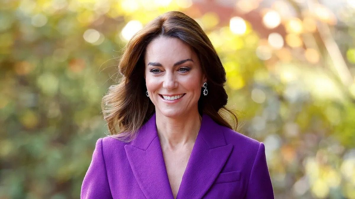 "Unraveling the Enigma: Kate Middleton's Battle with Cancer Amidst a Web of Conspiracy Theories"