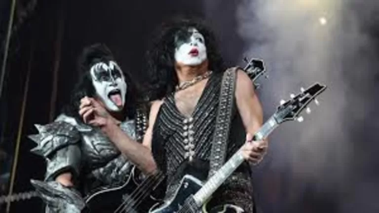 "Kiss Strikes $300M Deal: Rock Legends Sell Catalogue & Brand 🎸💰"
