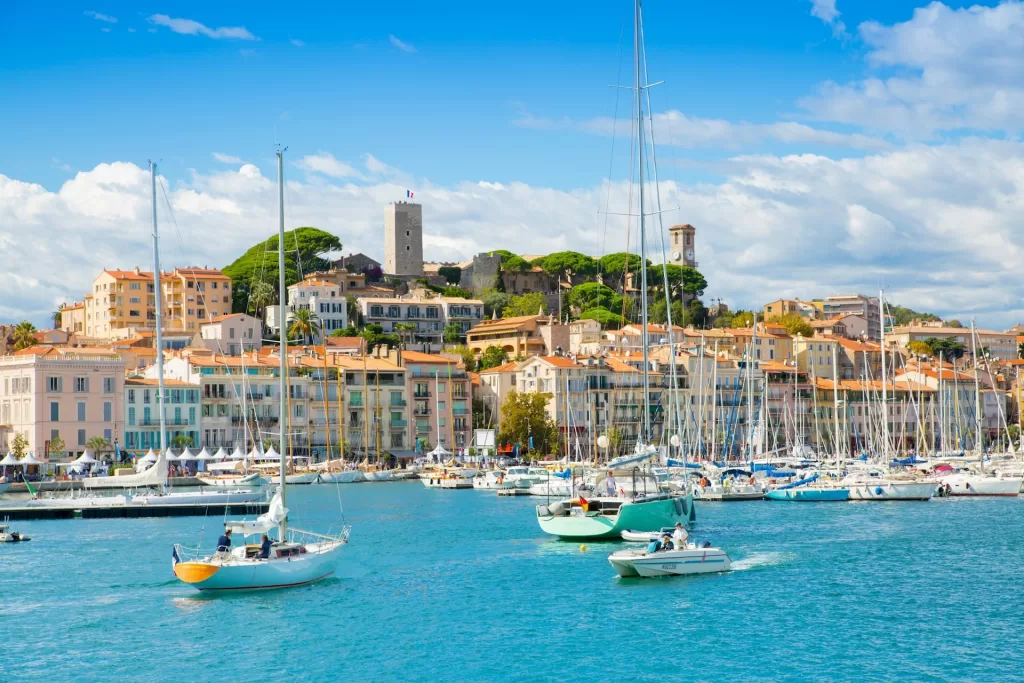 "Discover the 10 Best Places to Visit in France: From Paris to Corsica"