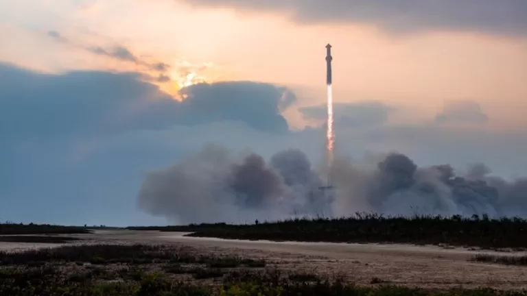 SpaceX Achieves First Soft Splashdown of Starship and Super Heavy Booster