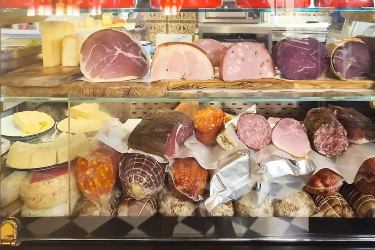 "CDC Investigates Listeria Outbreak Linked to Deli Meats: Stay Informed and Safe"