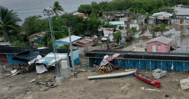 "Hurricane Beryl Leaves Thousands in Jamaica Without Power and Causes Widespread Destruction Across the Caribbean"