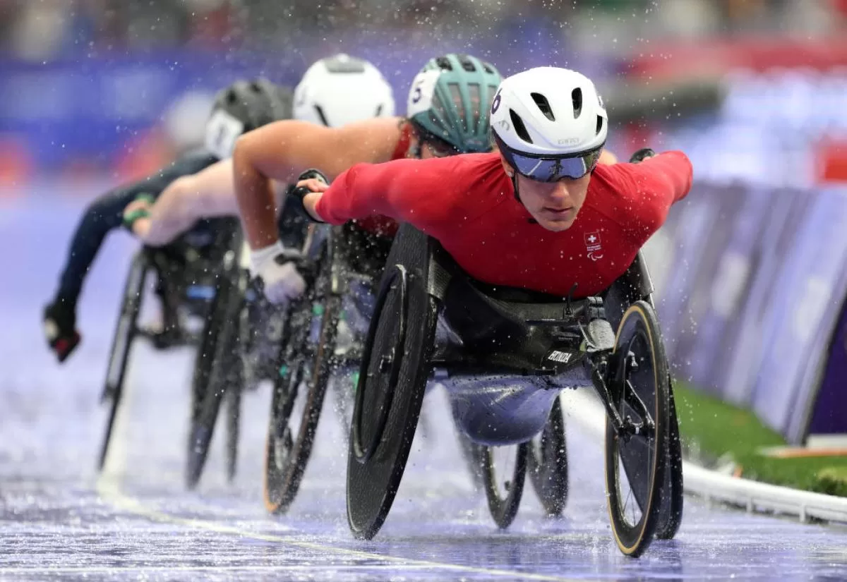 "Catherine Debrunner Shatters Paralympic Record at Paris 2024!"