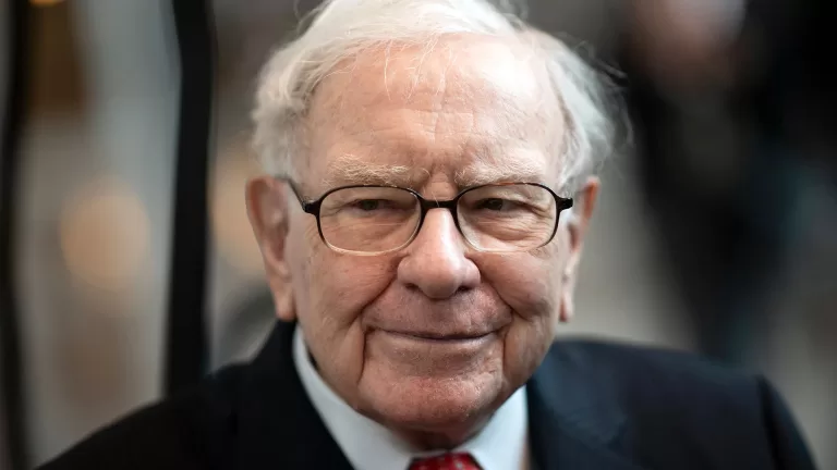 "Warren Buffett’s Berkshire Hathaway Hits $1 Trillion Milestone Just Before His 94th Birthday!"