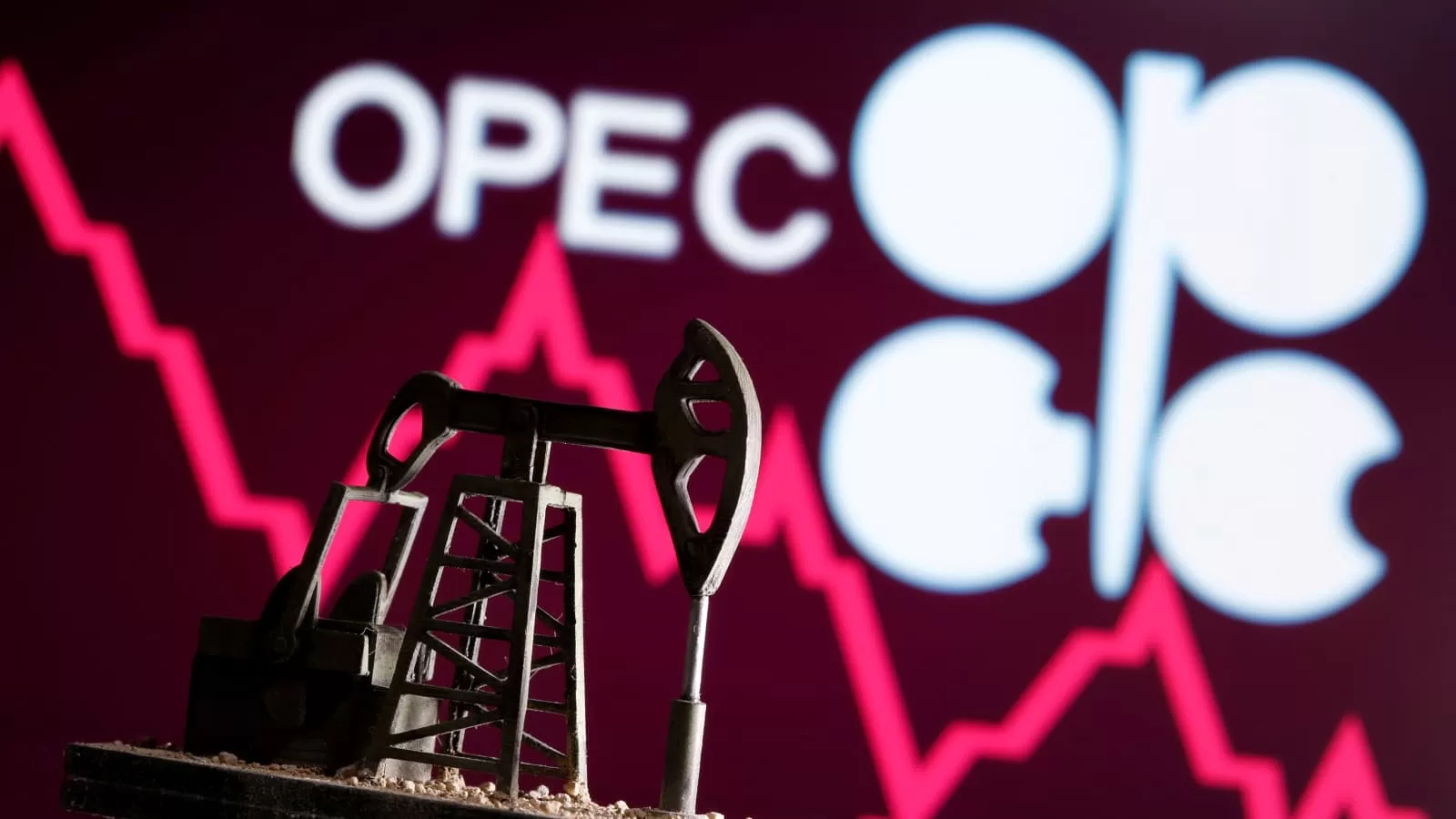 Oil Prices Drop as OPEC+ Delays Production Boost Amid Falling Demand