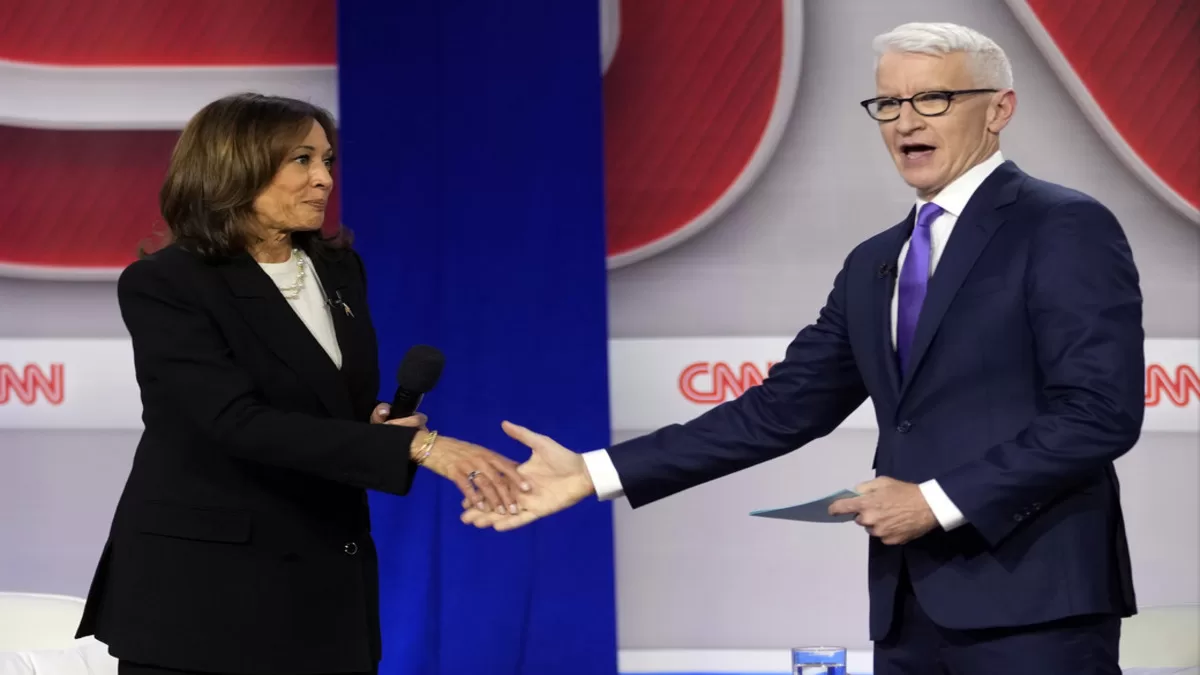 "Kamala Harris Labels Trump a ‘Fascist’ in High-Stakes CNN Town Hall! Will This Sway Undecided Voters?"