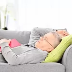 Excessive Daytime Sleepiness in Elderly Linked to Early Dementia Risk, New Study Reveals