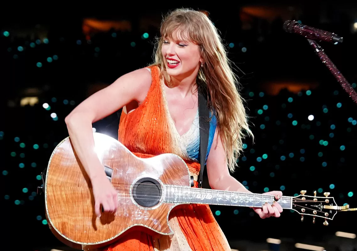 "Taylor Swift Faces Backlash Despite $200M Crew Bonus – Can Generosity Ever Be Enough?"