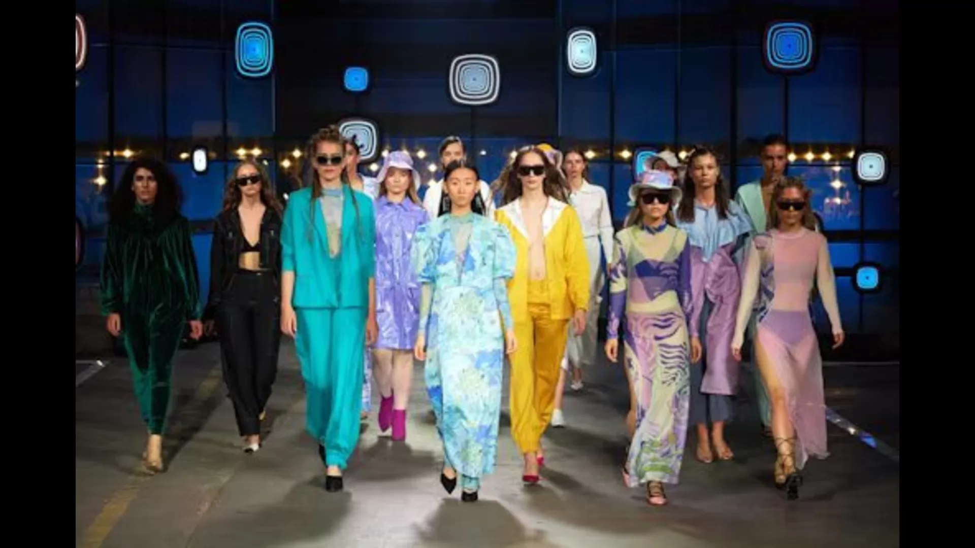 Gen Z’s Chaotic Fashion Trend: Why Mixing, Clashing & DIY Is the New Cool