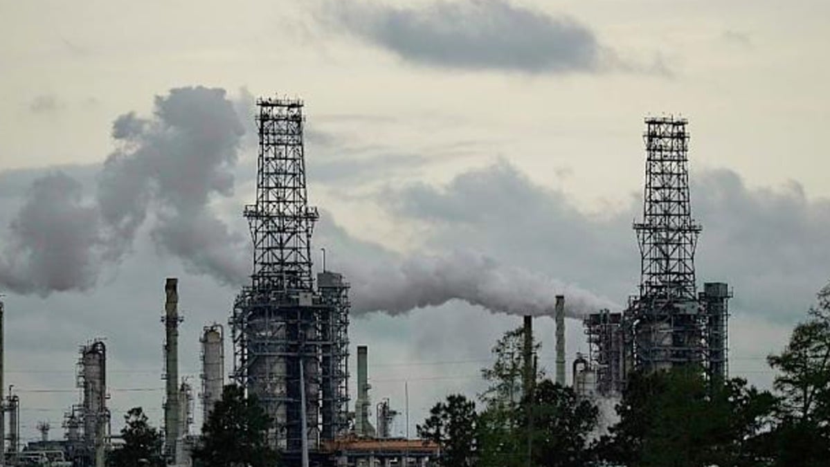 How Oil Prices Climbed 1% Amid Iran Crisis and Middle East Supply Disruptions (March 2026) How Oil Prices Climbed 1% Amid Iran Crisis and Middle East Supply Disruptions (March 2026)