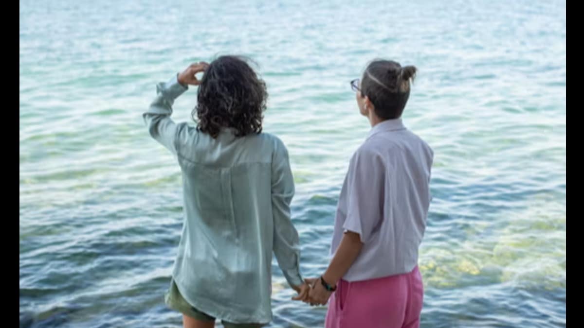 Can Staying Close to Your Sister Add Years to Your Life? The Truth Behind the Research